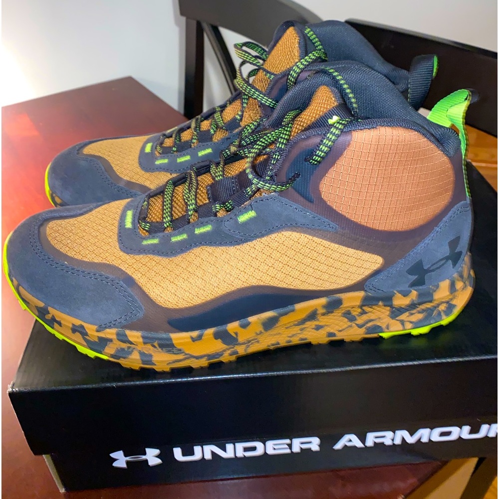 Under Armour hiking boots Sz 11